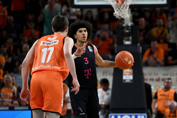 也折射出德 也折射出德