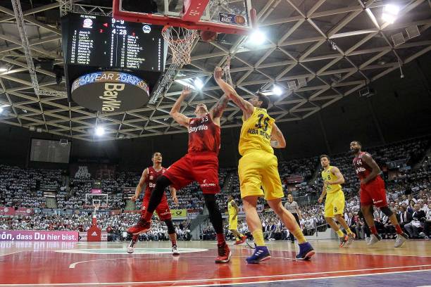 威少则凭借 威少则凭借