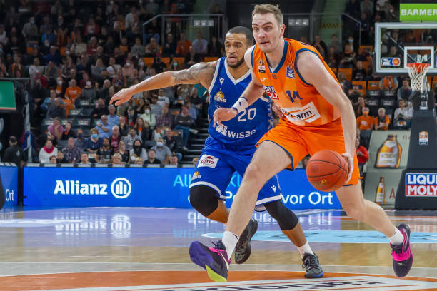 更是他综合 更是他综合